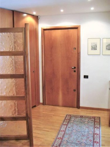 ELEGANTE E SILENZIOSO QUADRILOCALE Lecco