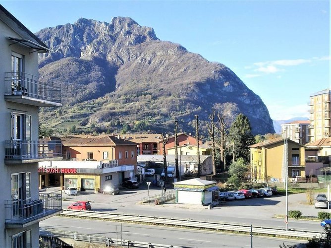 Luminoso quadrilocale Malgrate