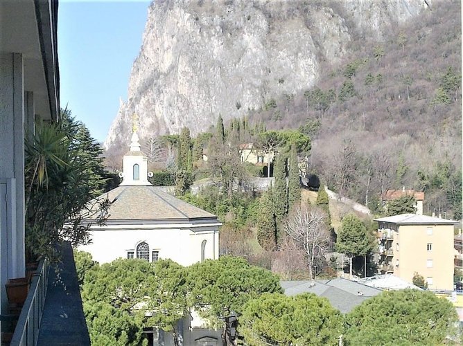 TRILOCALE ULTIMO PIANO CON VISTA PANORAMICA Lecco
