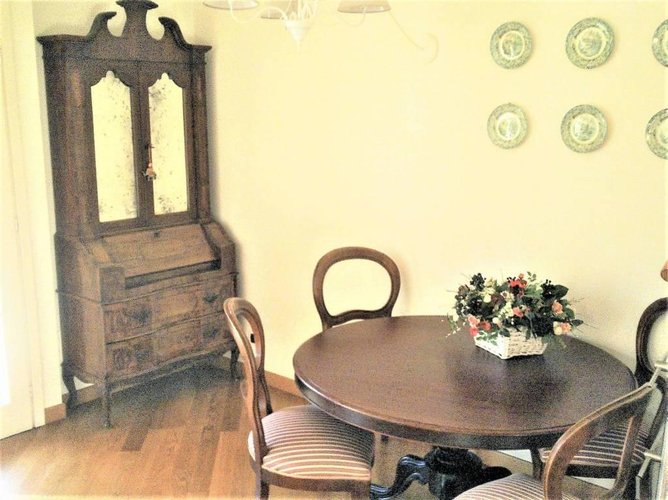 SUGGESTIVO APPARTAMENTO MANSARDATO Mandello del Lario