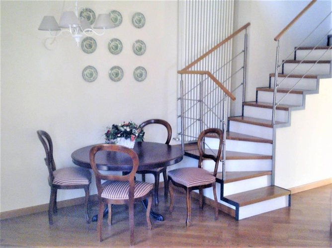 SUGGESTIVO APPARTAMENTO MANSARDATO Mandello del Lario