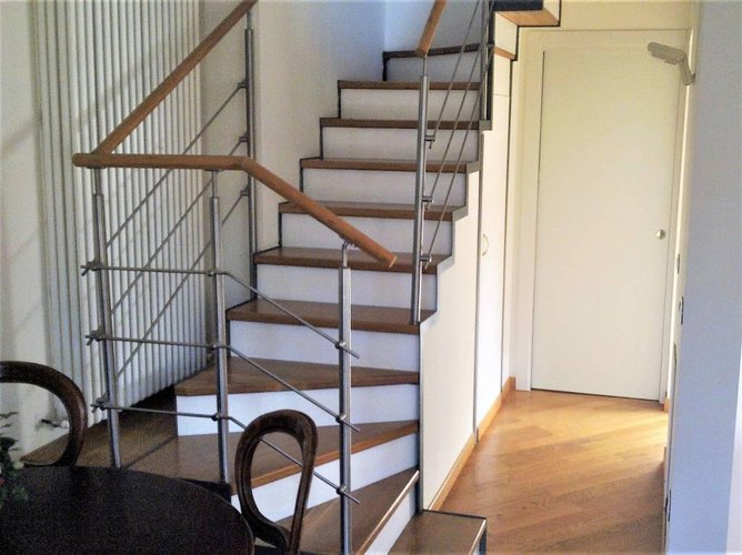 SUGGESTIVO APPARTAMENTO MANSARDATO Mandello del Lario