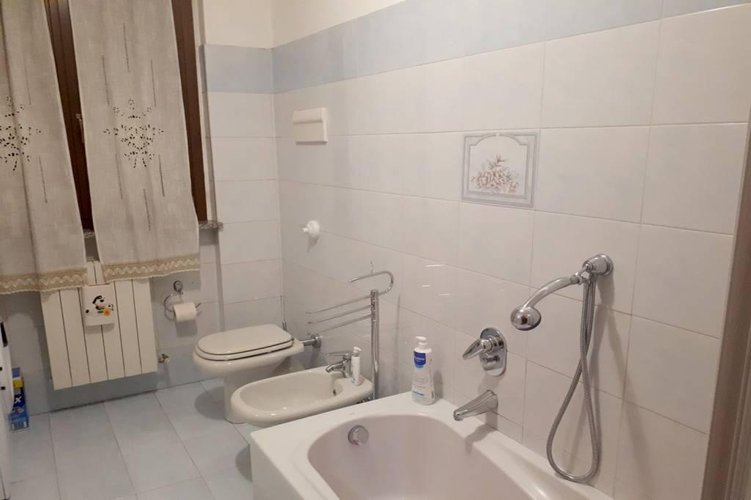 AMPIO BILOCALE CON CUCINA ABITABILE Masate