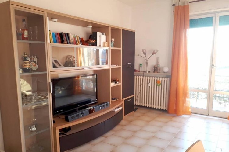 AMPIO BILOCALE IN CENTRO PAESE