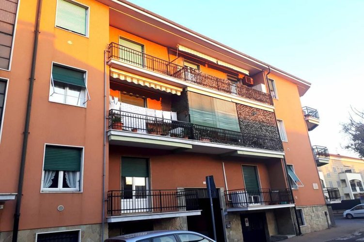 AMPIO BILOCALE IN CENTRO PAESE Carugate