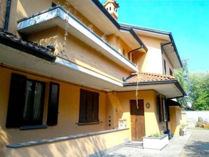 SPLENDIDO ATTICO Pessano con Bornago