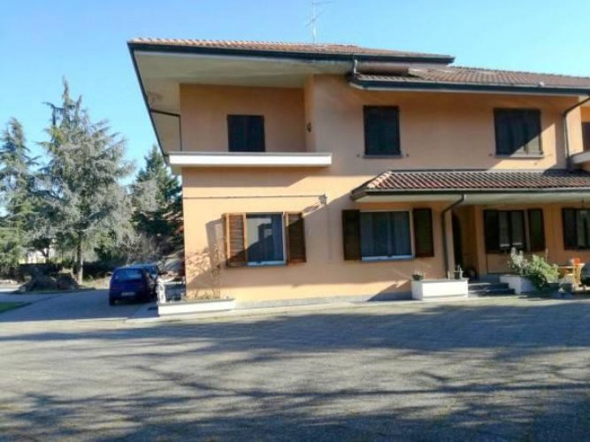 SPLENDIDO ATTICO Pessano con Bornago