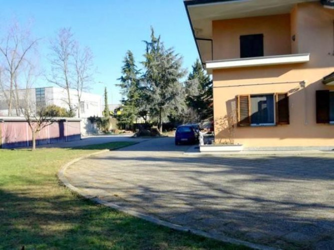 SPLENDIDO ATTICO Pessano con Bornago