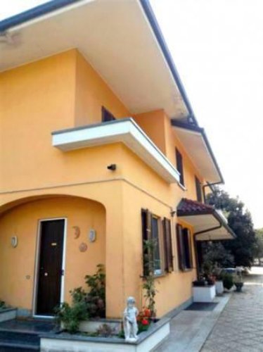 SPLENDIDO ATTICO Pessano con Bornago