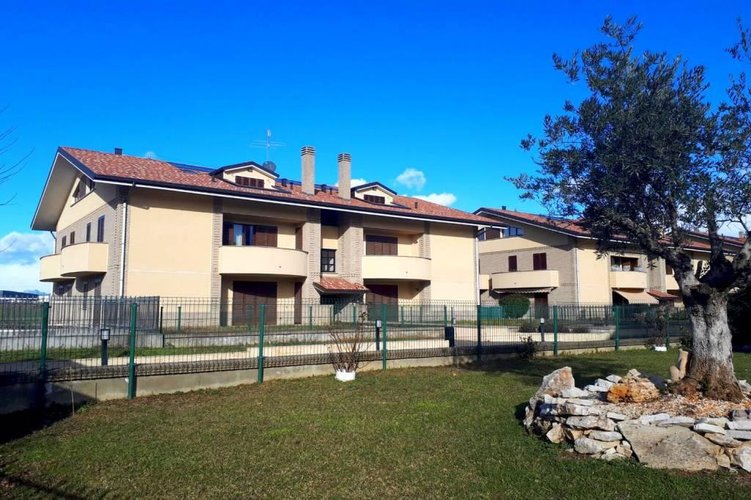 QUADRILOCALE CON CUCINA ABITABILE Masate