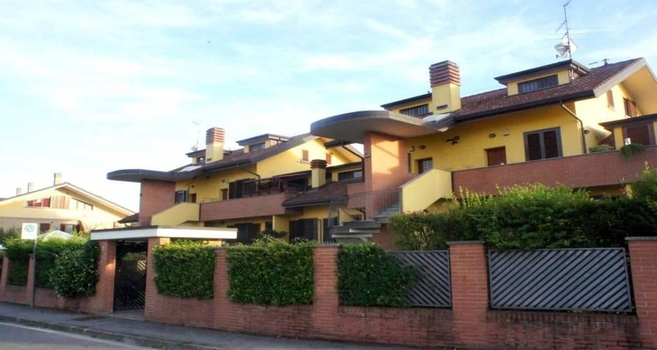 QUATTRO LOCALI CON CUCINA ABITABILE Masate