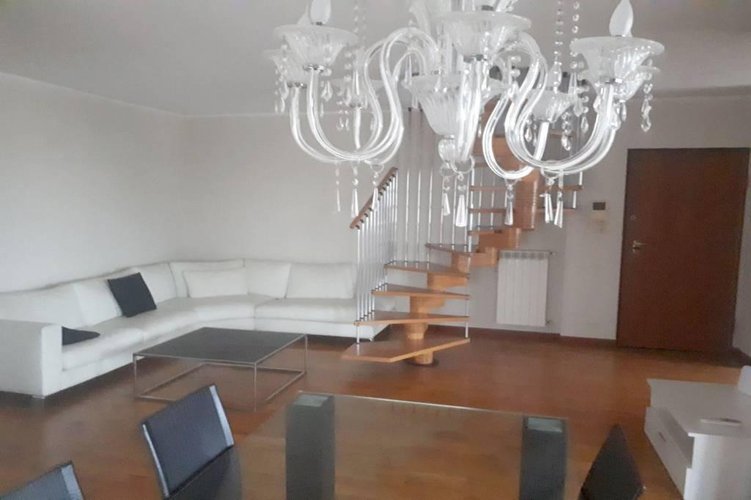 ATTICO CON PISCINA Urgnano