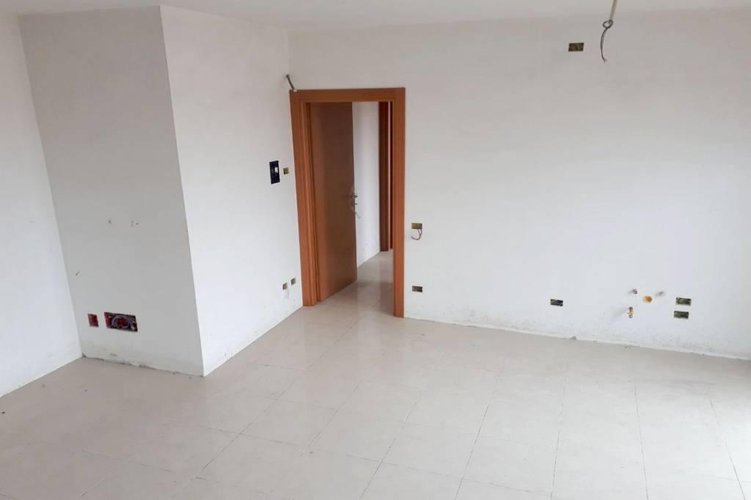 QUATTRO LOCALI CON AMPIO TERRAZZO Cambiago