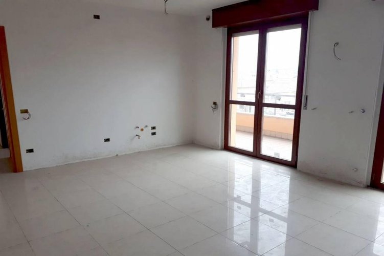 QUATTRO LOCALI CON AMPIO TERRAZZO Cambiago