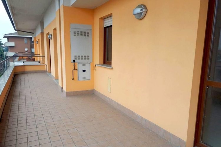 QUATTRO LOCALI CON AMPIO TERRAZZO Cambiago