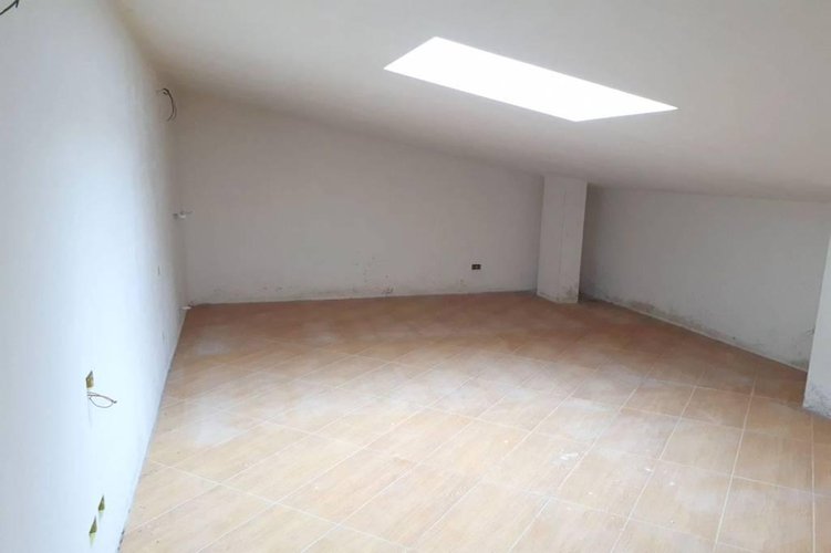 QUATTRO LOCALI CON AMPIO TERRAZZO Cambiago