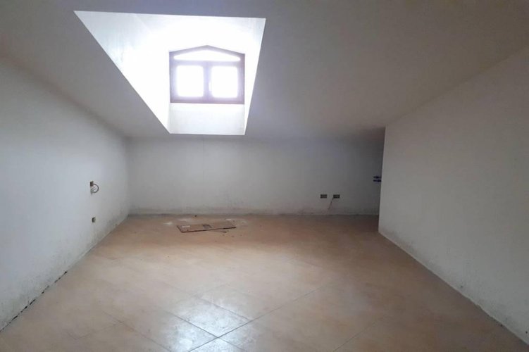 QUATTRO LOCALI CON AMPIO TERRAZZO Cambiago