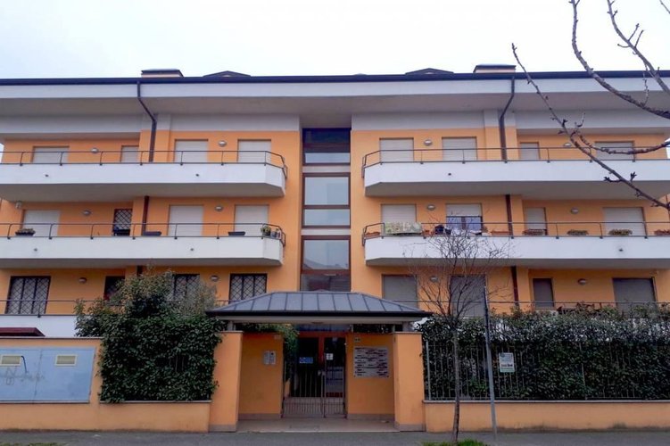 QUATTRO LOCALI CON AMPIO TERRAZZO Cambiago