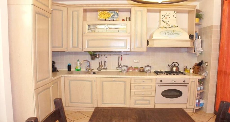 QUATTRO LOCALI CON CUCINA ABITABILE Masate