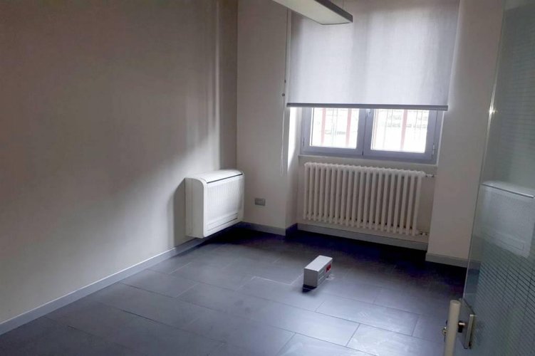 UFFICIO/ATTIVITA' COMMERCIALE IN CENTRO PAESE Carugate