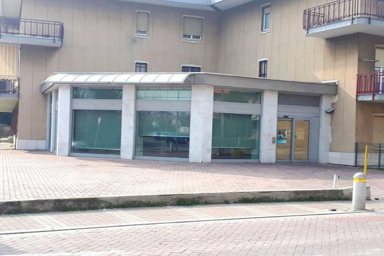 UFFICIO/ATTIVITA' COMMERCIALE IN CENTRO PAESE Carugate