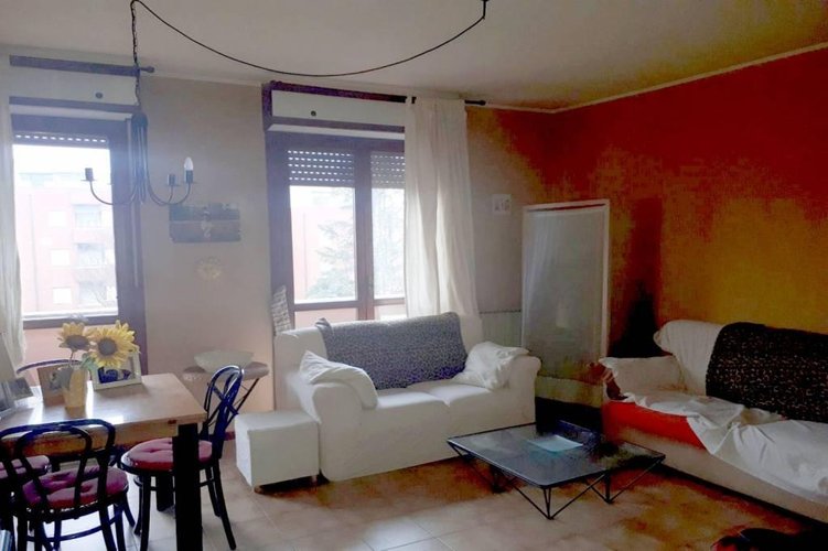 AMPIO TRE LOCALI ULTIMO PIANO Masate