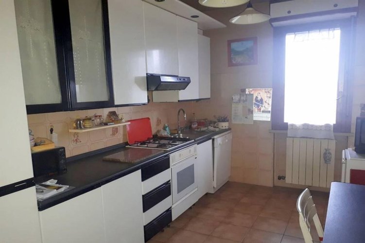 AMPIO TRE LOCALI ULTIMO PIANO Masate