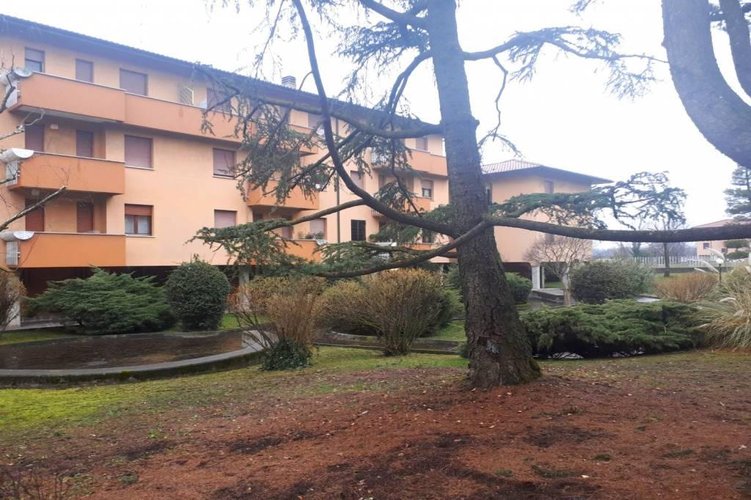 AMPIO TRE LOCALI ULTIMO PIANO Masate