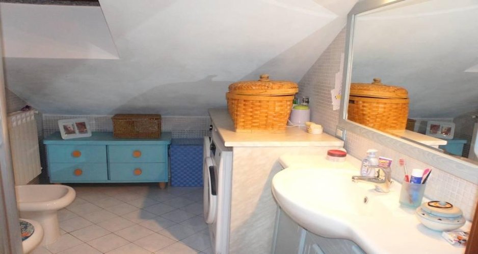 QUATTRO LOCALI CON CUCINA ABITABILE Masate