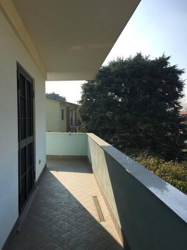 SPLENDIDO APPARTAMENTO IN VILLA DEL 2011 Masate