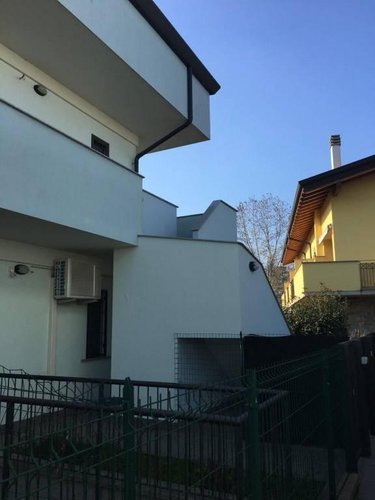 SPLENDIDO APPARTAMENTO IN VILLA DEL 2011 Masate