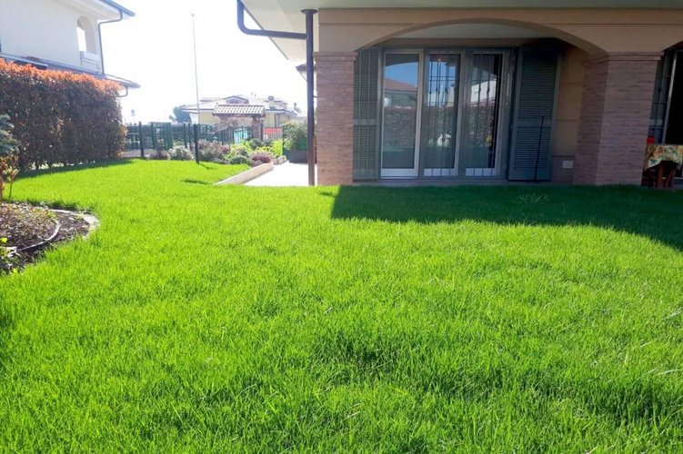 SPLENDIDA VILLA BIFAMILIARE DEL 2015 Bussero