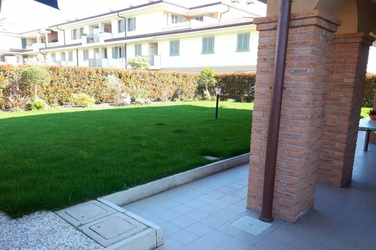 SPLENDIDA VILLA BIFAMILIARE DEL 2015 Bussero