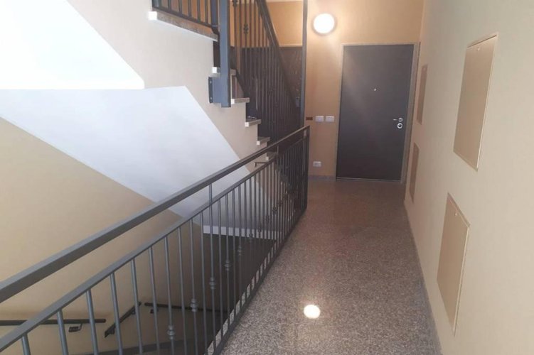 QUATTRO LOCALI SU DUE LIVELLI CON AMPI TERRAZZI Carugate