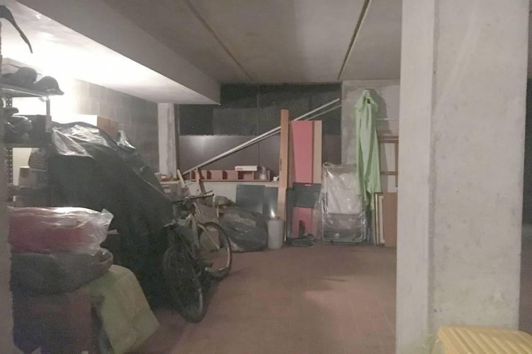 AMPIO BOX/MAGAZZINO DI 50 MQ Carugate