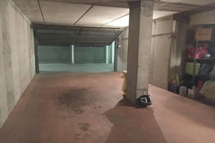 AMPIO BOX/MAGAZZINO DI 50 MQ Carugate