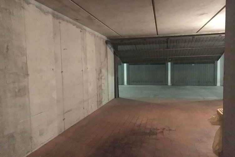 AMPIO BOX/MAGAZZINO DI 50 MQ Carugate