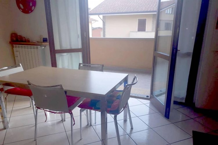 TRILOCALE CON TERRAZZO Masate