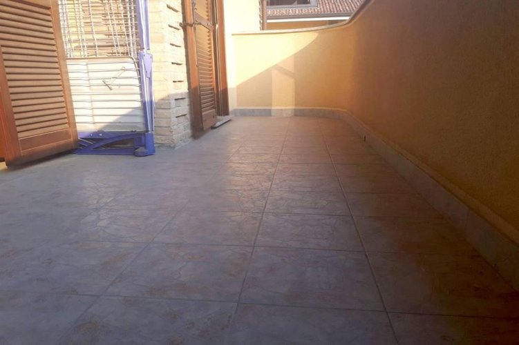 TRILOCALE CON TERRAZZO Masate
