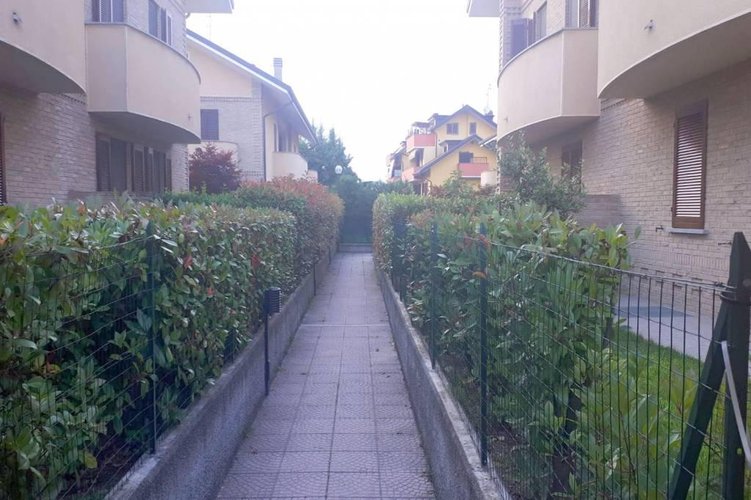 TRILOCALE CON TERRAZZO Masate