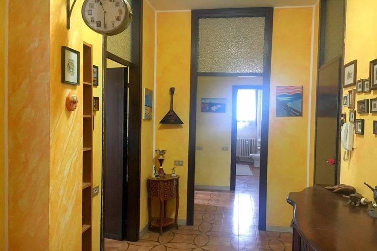 AMPIO TRE LOCALI AL PIANO ALTO Basiano