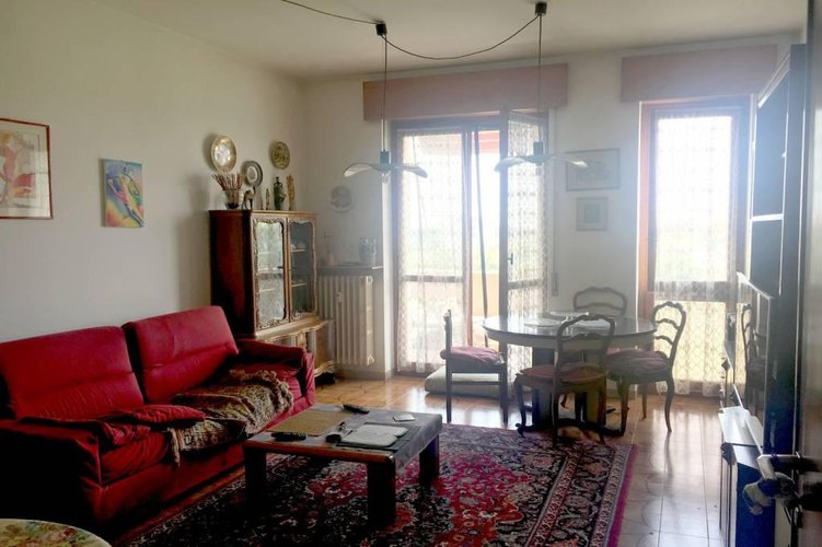 AMPIO TRE LOCALI AL PIANO ALTO Basiano