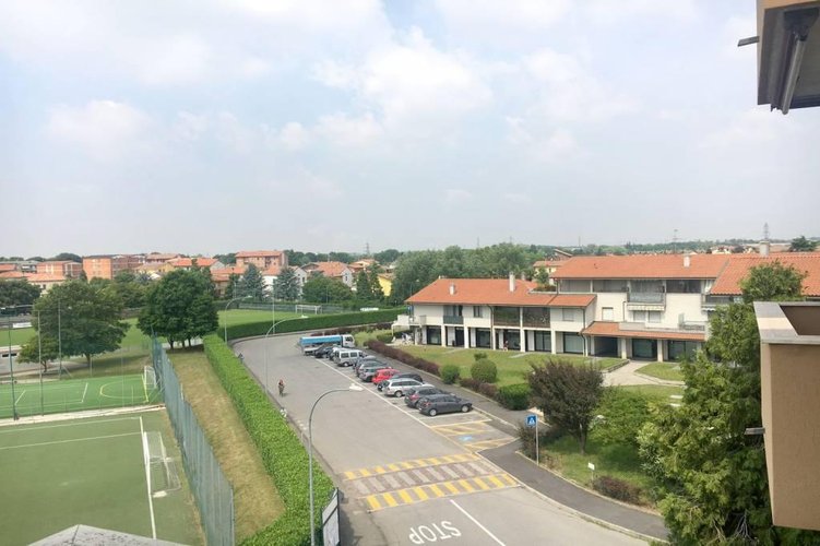 AMPIO TRE LOCALI AL PIANO ALTO Basiano