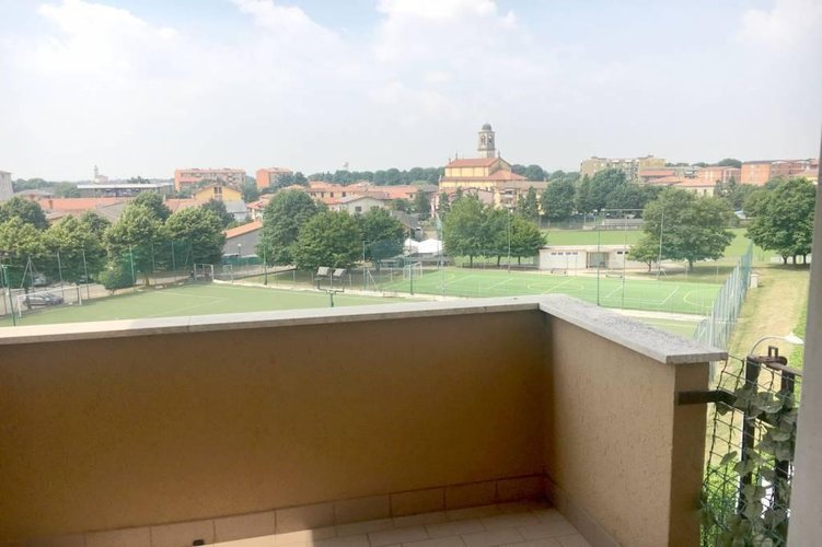 AMPIO TRE LOCALI AL PIANO ALTO Basiano