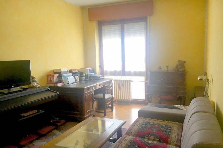 AMPIO TRE LOCALI AL PIANO ALTO Basiano