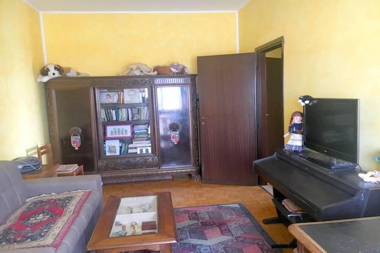 AMPIO TRE LOCALI AL PIANO ALTO Basiano