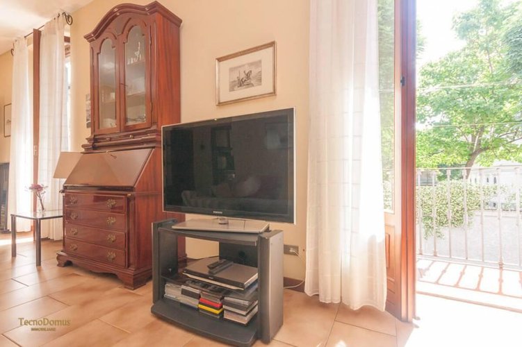 QUATTRO LOCALI IN CORSO VERCELLI Milano