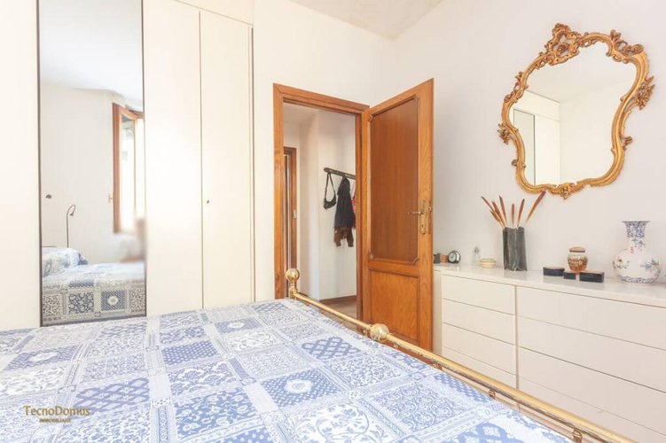 QUATTRO LOCALI IN CORSO VERCELLI Milano