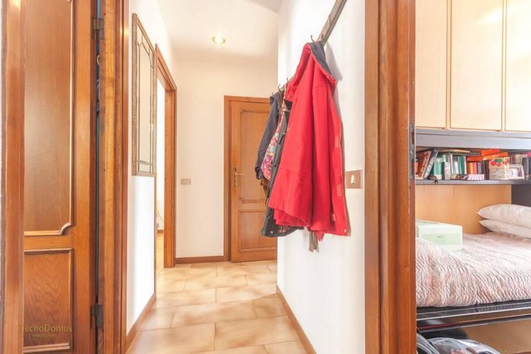 QUATTRO LOCALI IN CORSO VERCELLI Milano
