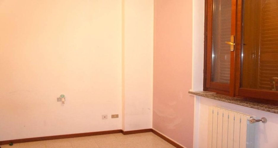 TRE LOCALI IN CENTRO PAESE Trezzano Rosa